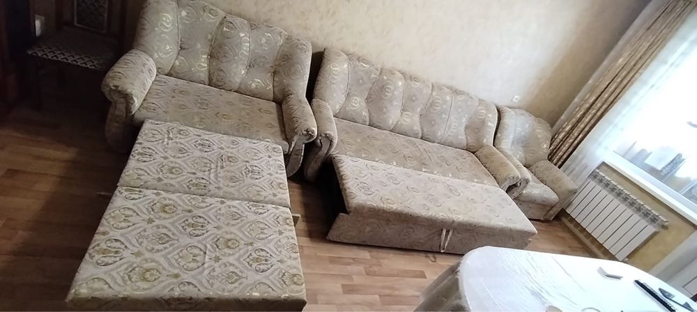 Диван в комплекте