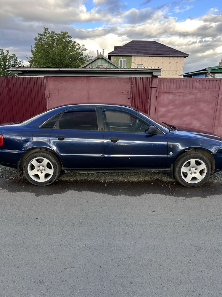 Audi A4 1.8 B5 1995г.