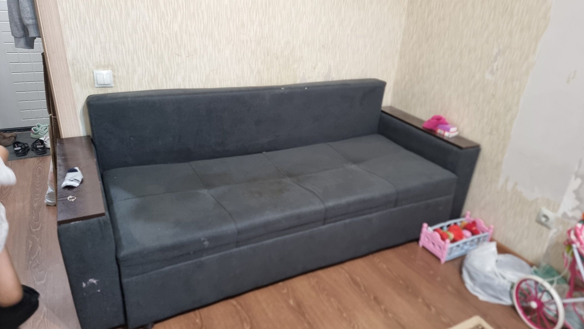 Продаю диван срочно