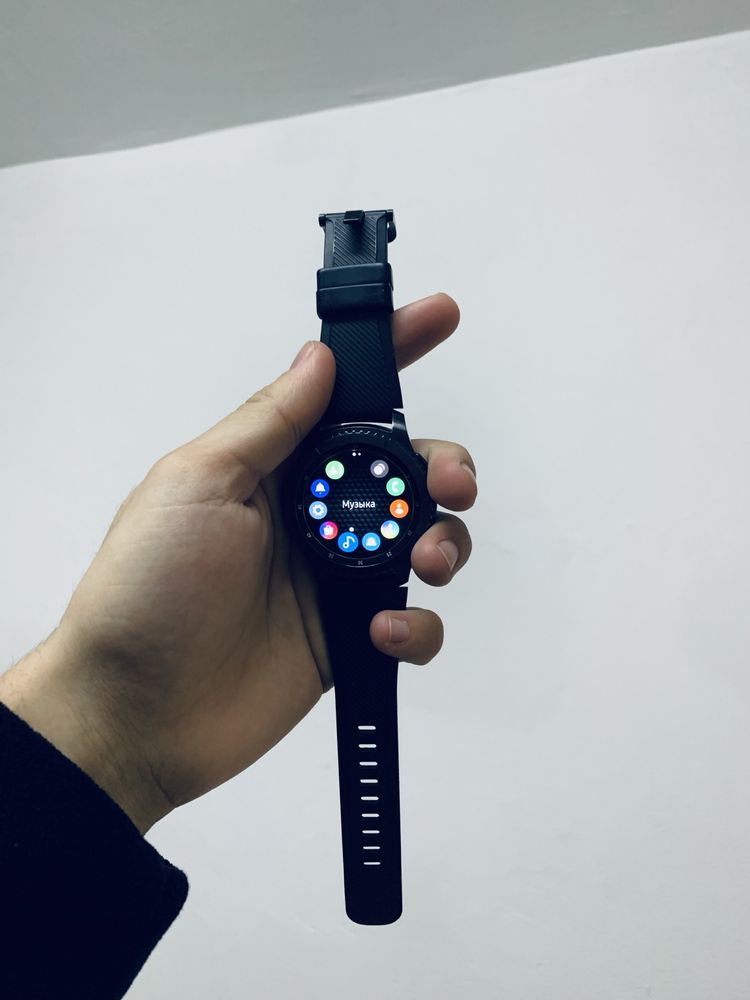 Samsung gear s3  часы