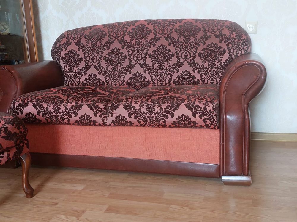 Продам диван раскладной и диванчик с нишей