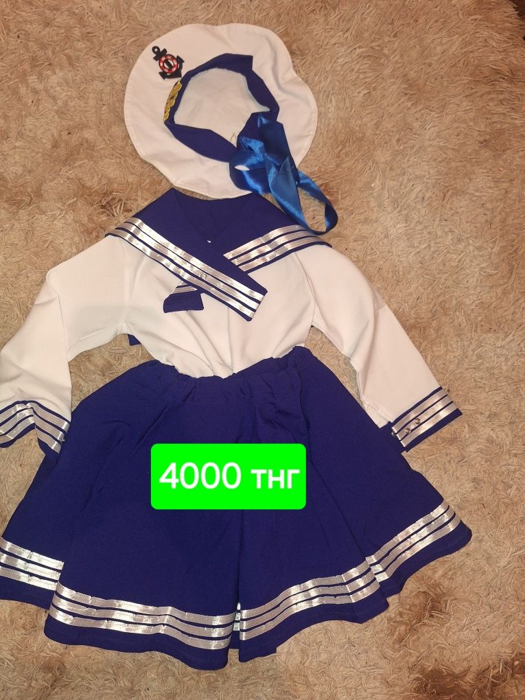 Продам детские новогодние костюмы