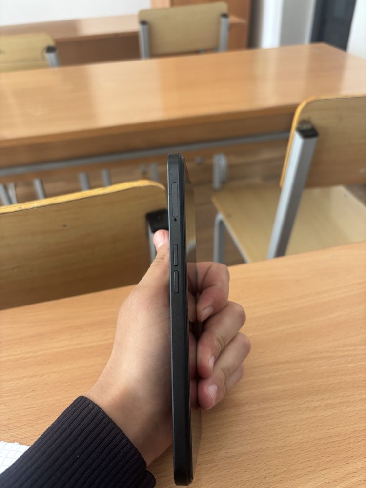 Продается бюджетный телефон цена адыкватная Oppo A57Spro