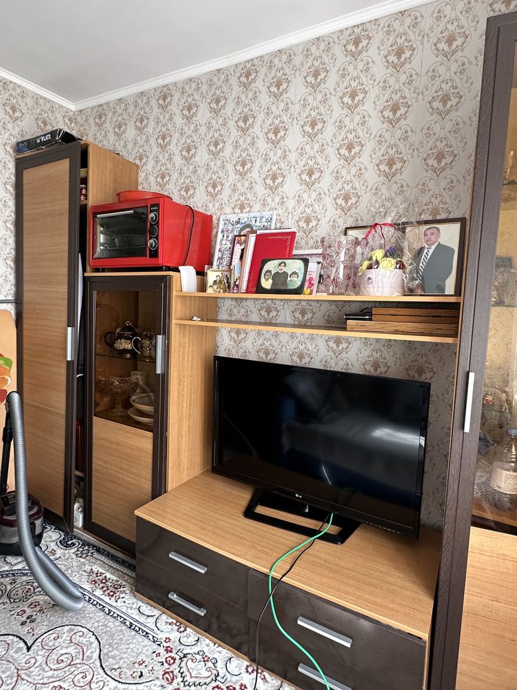 Срочно продается гостиная стенка.