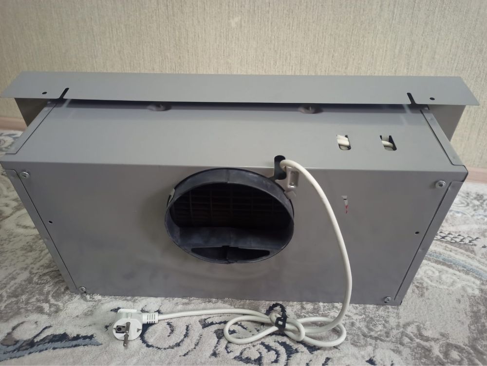 Продам новую вытяжку Bosch