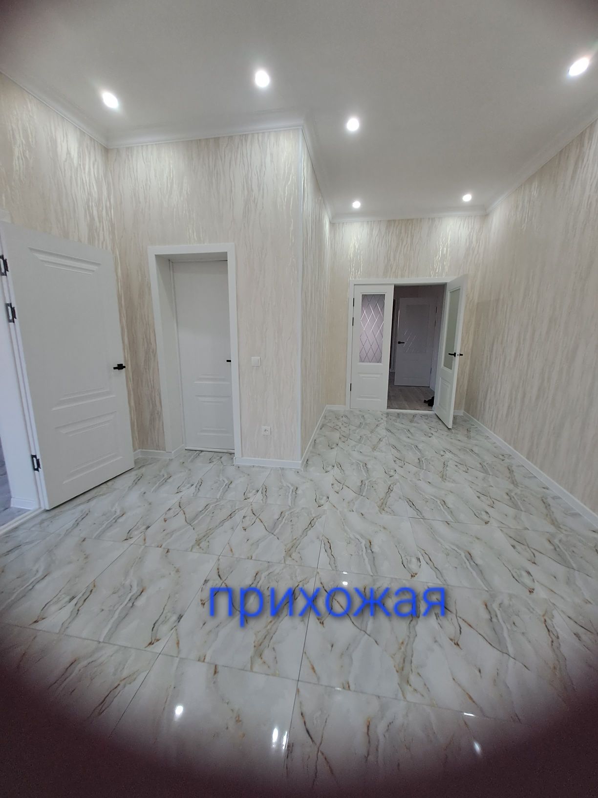 Жаңа үй жиһазымен сатылады.