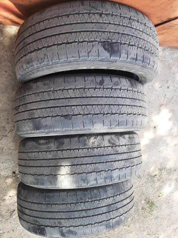 Продам шины 235/55/18