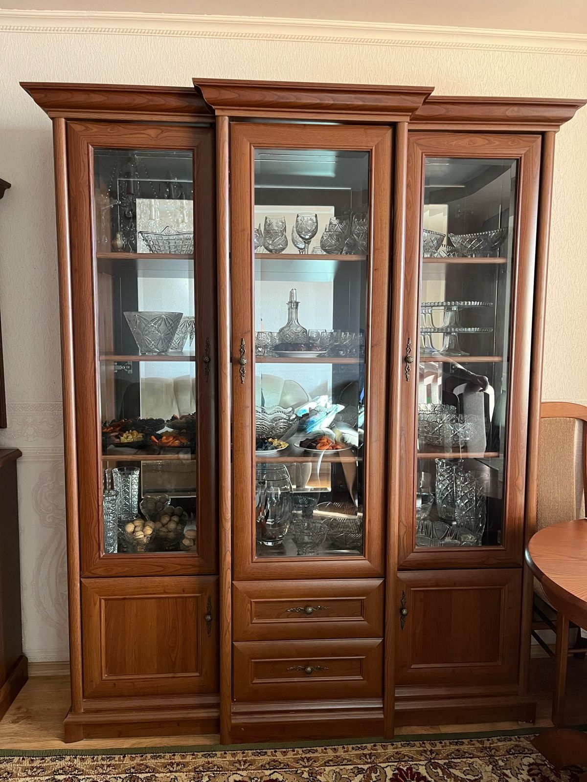 Продаю Польскую мебель