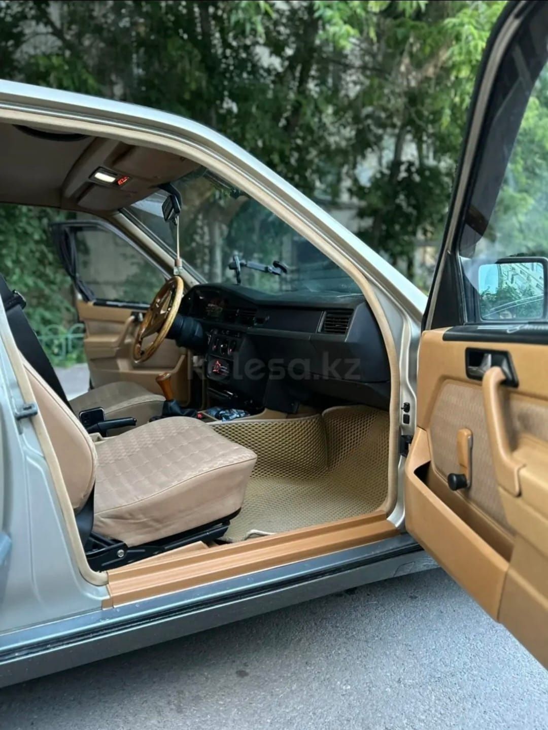 Мерседес бенз 190е, 2.3