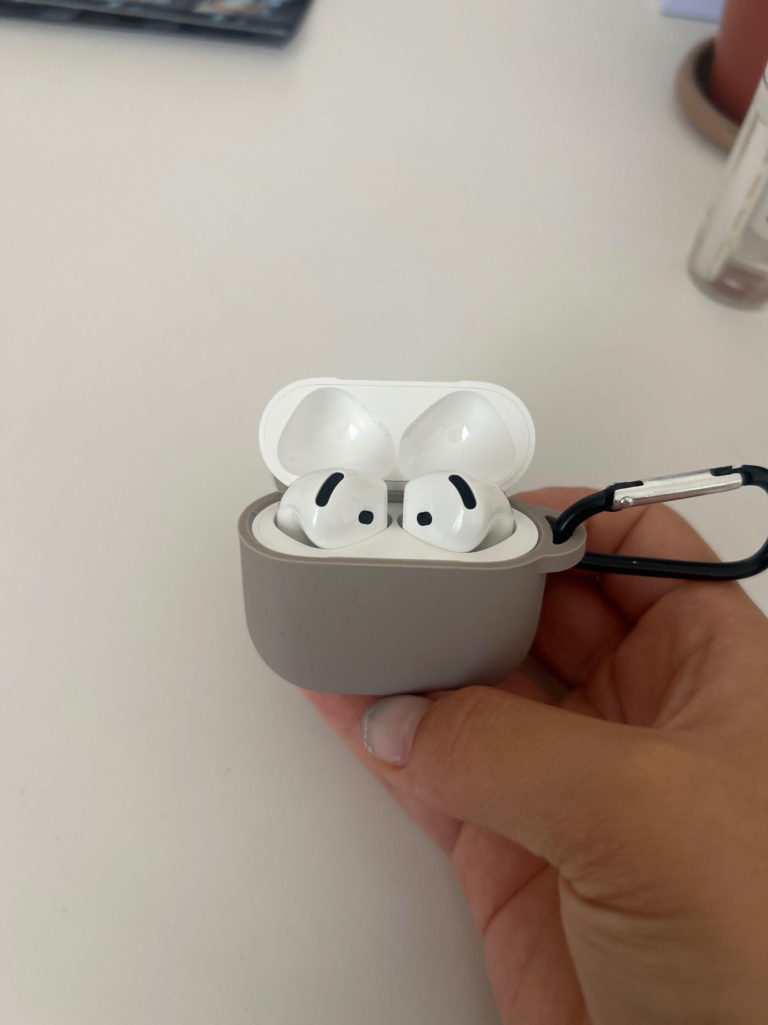 airpods 4 серии новые