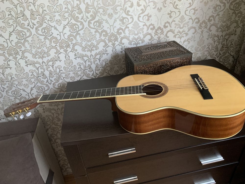 Гитара классич .Oriental  cherry CG 100 в отличном состоянии
