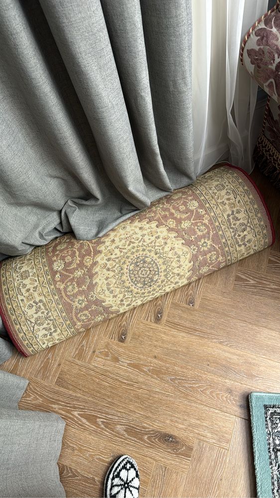 Продам ковры (дорожки)