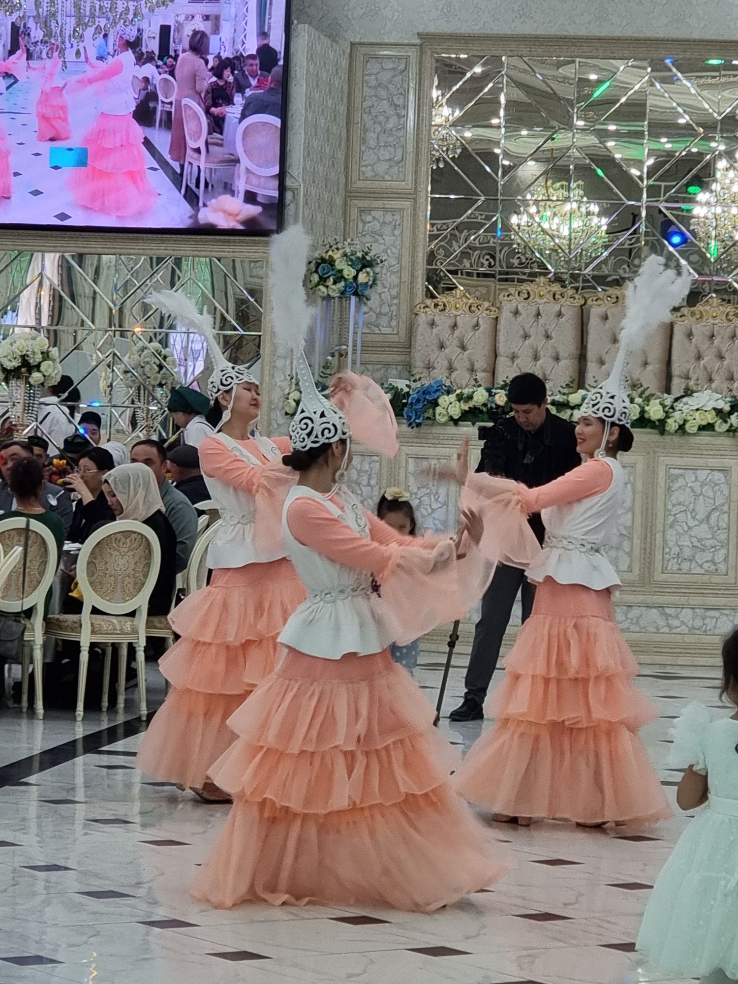 Аренда казахских платьев