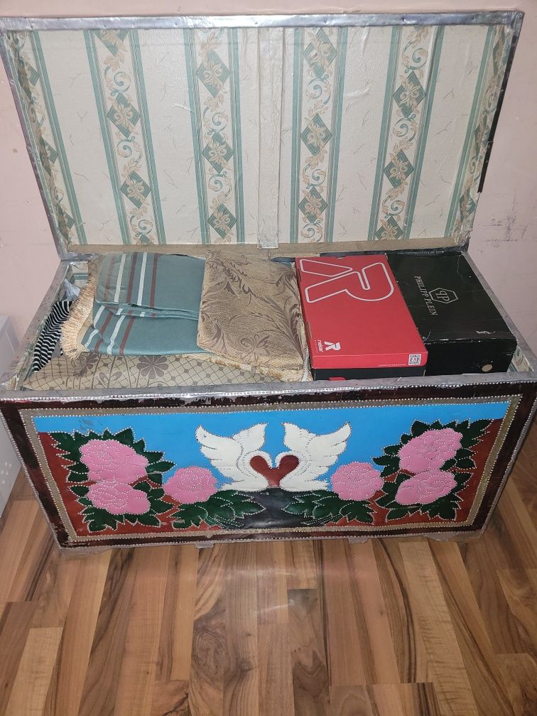 Продам сундук-старый бу