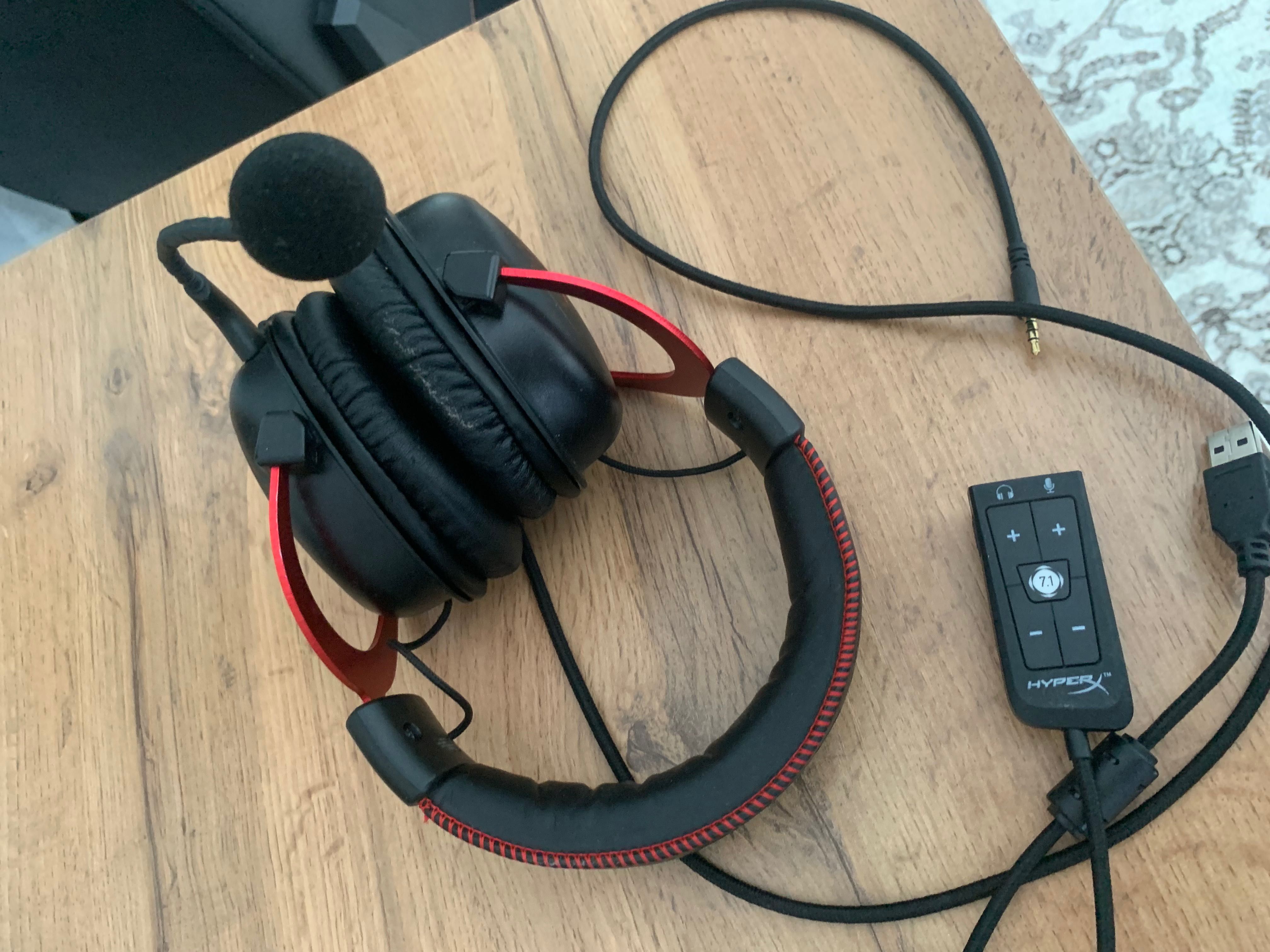 Logitech G PRO X Superlight 2 HyperX Cloud 2