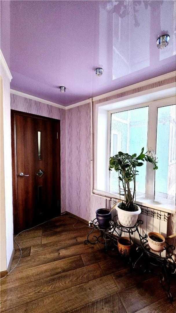 Продам 4х квартиру на 8 мкр,1 кольцо