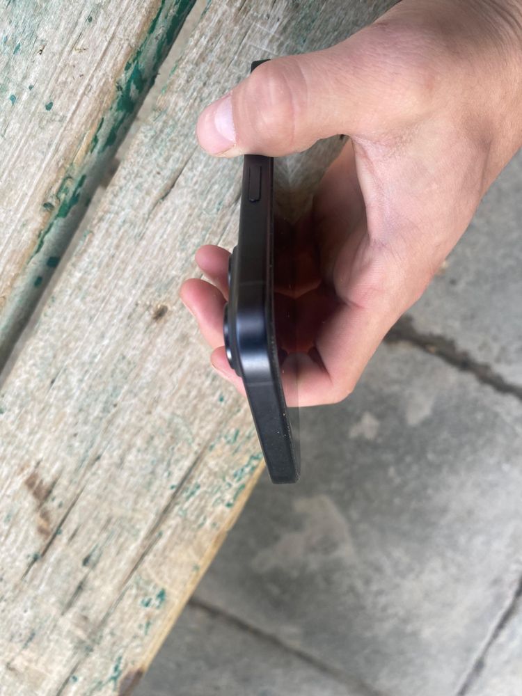 Iphone 16 черный