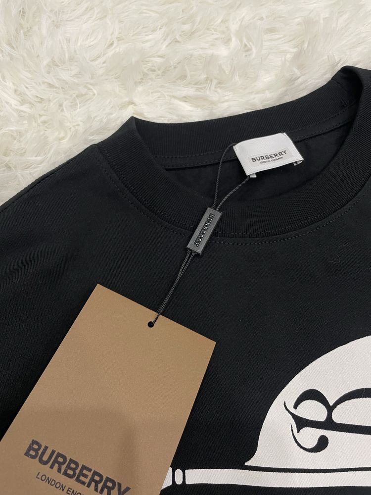 Футболка Burberry новая!
