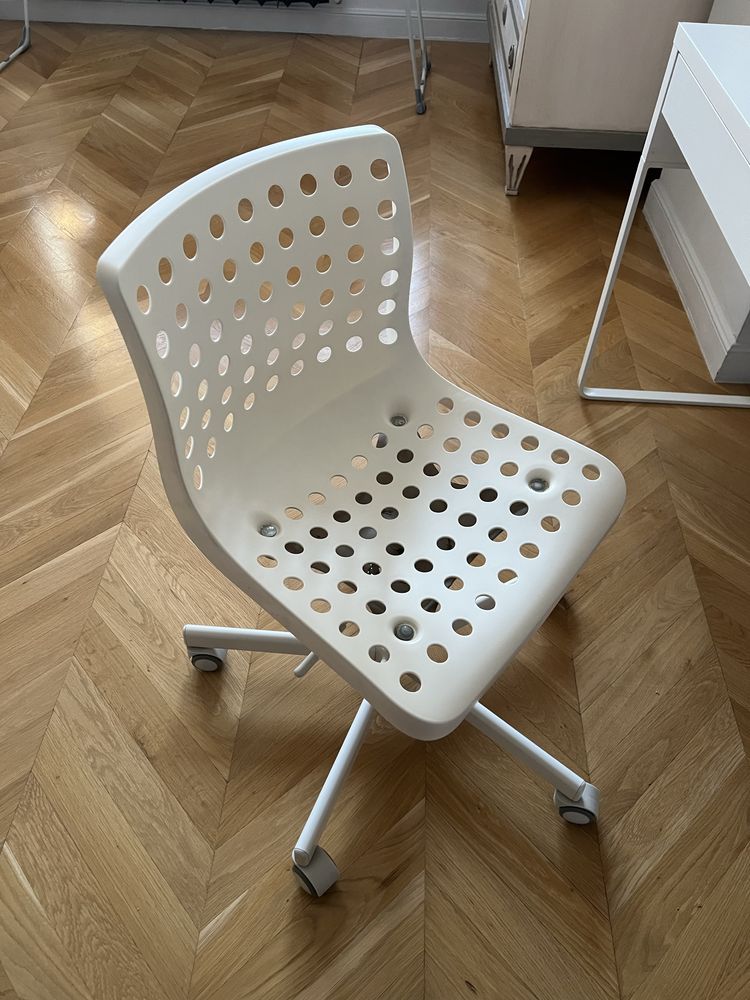 Письменый стол IKEA