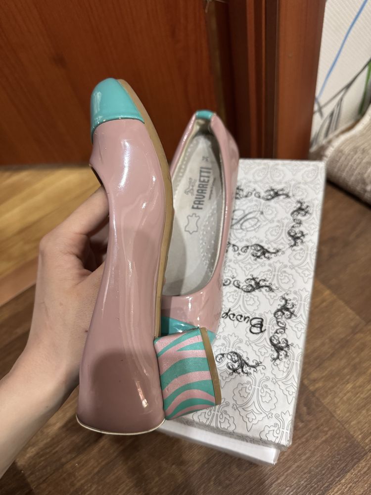 Продам туфли детские
