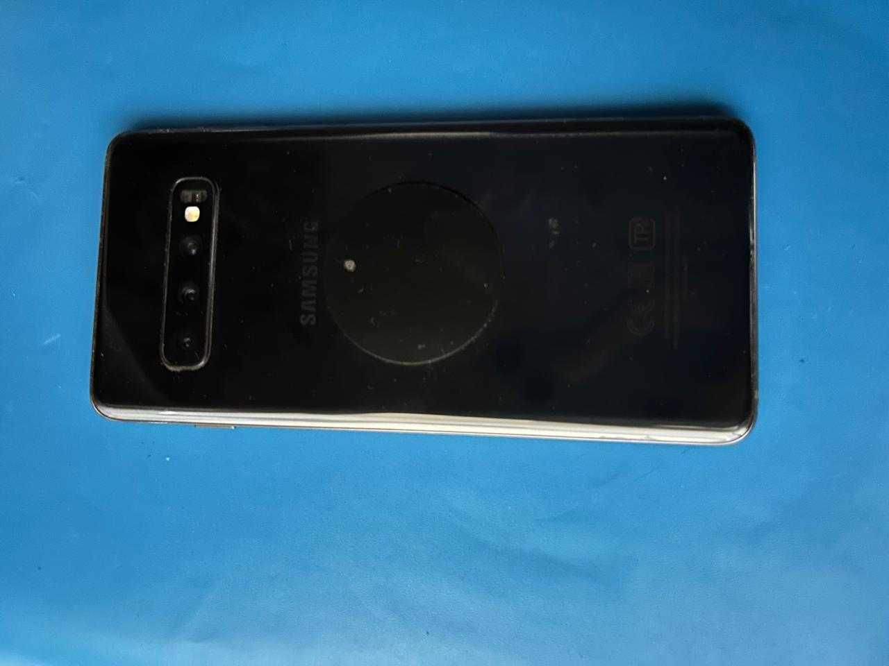 Samsung S10 с документами