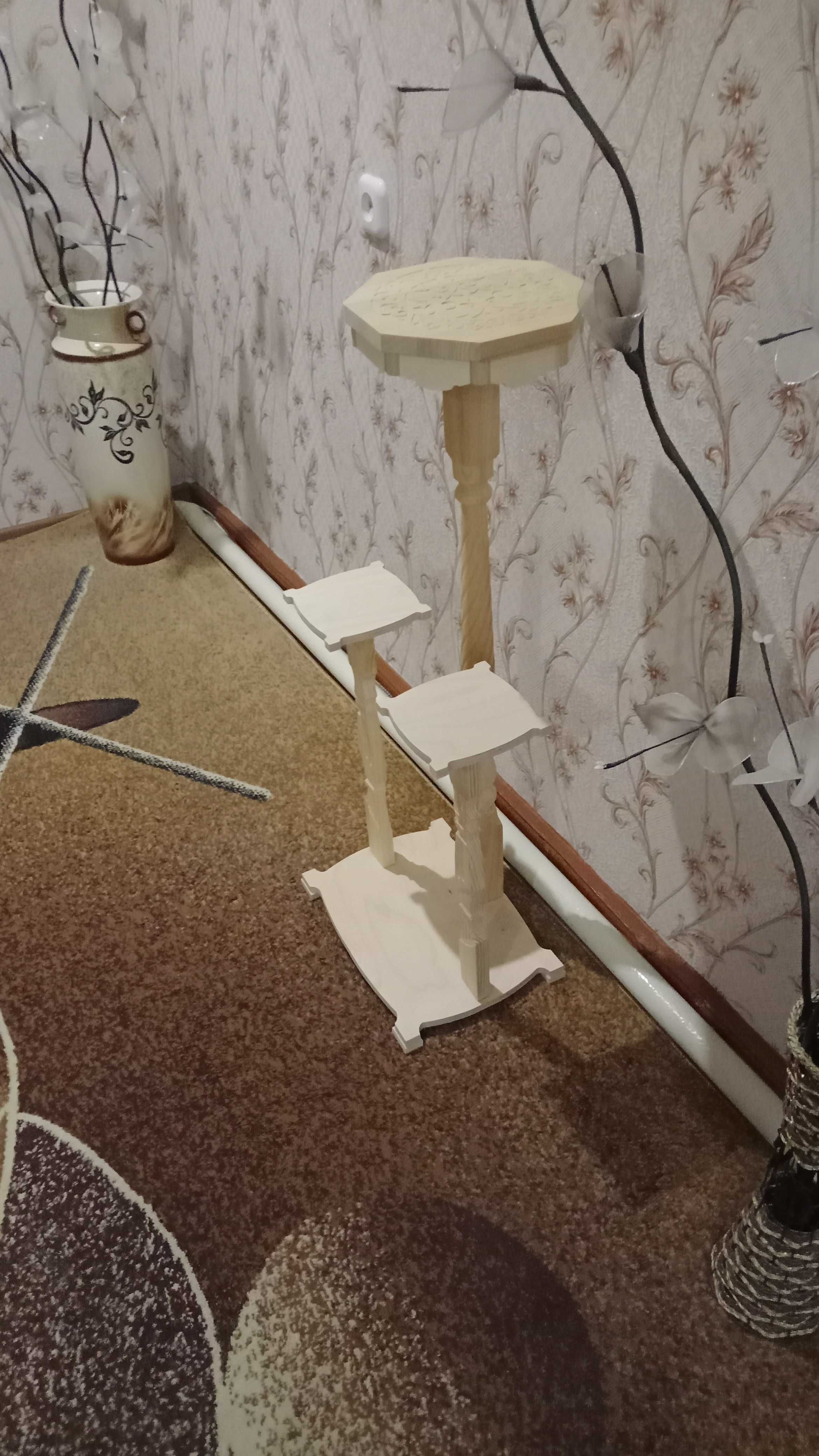 подставка резная деревянная на 4 цветка