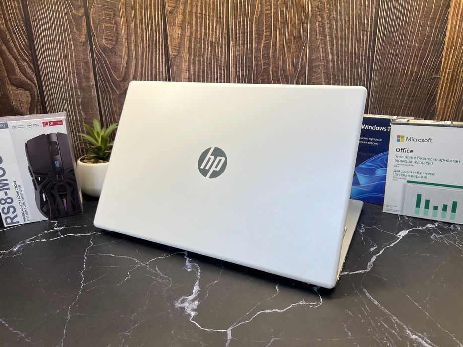 Ноутбук HP Laptop 15 - Ryzen 5‑7520U / 16GB / 512GB SSD / 15.6" IPS