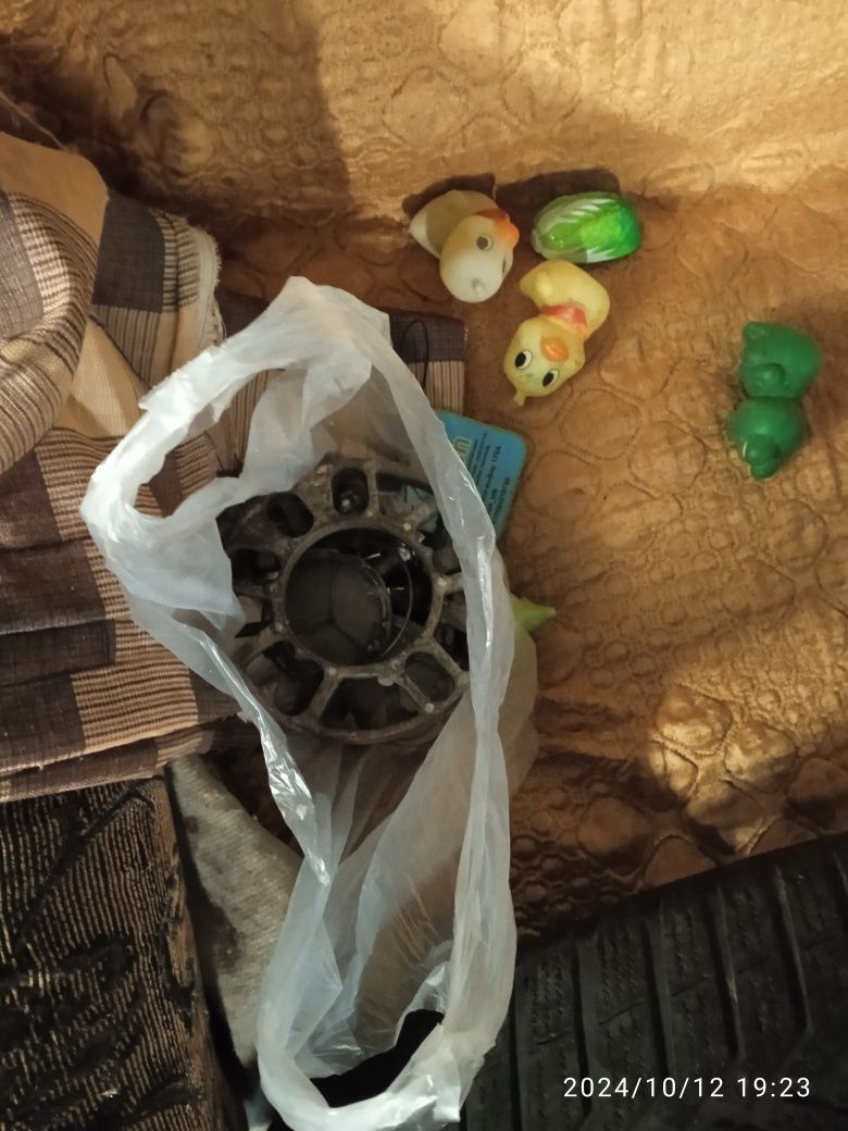 Продам диски с резиной на Мерседес 17