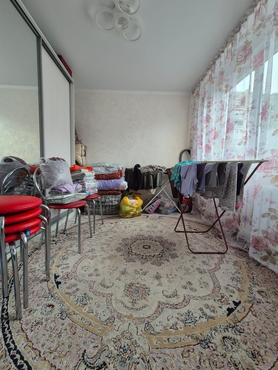 Продаётся 3 Ком квартира ЦЕНТР ШКОЛЬНИК