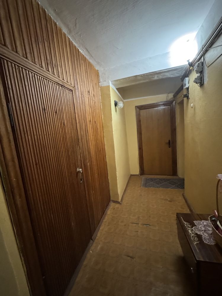 Продам трехкомнатную квартиру