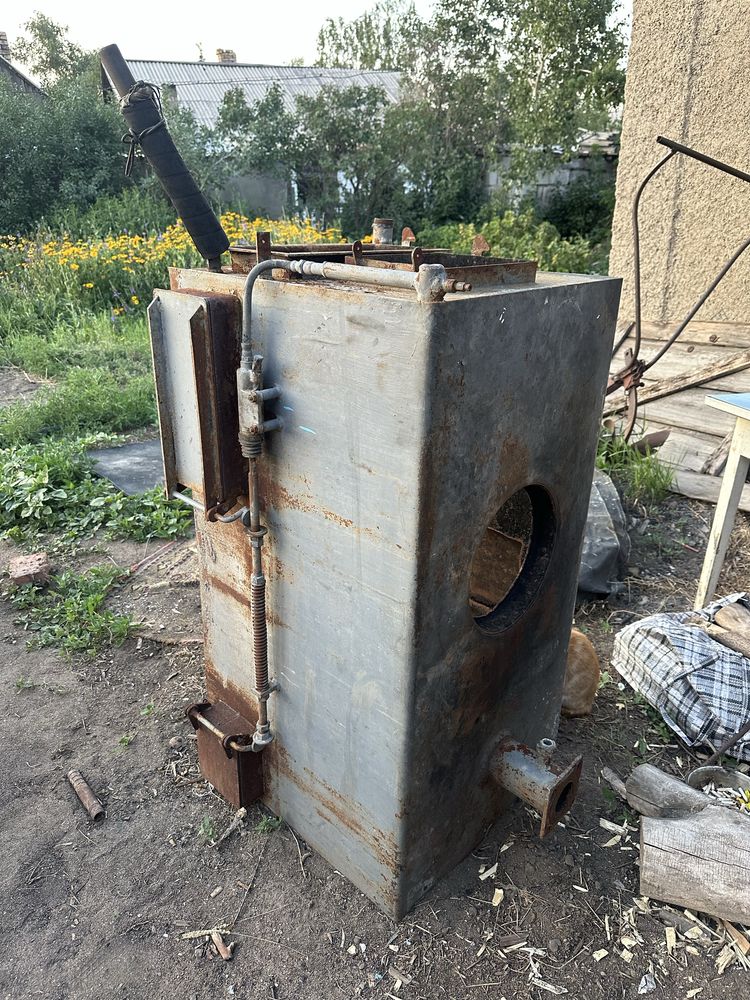 Продается печка,вырезан кусок,можно сварить