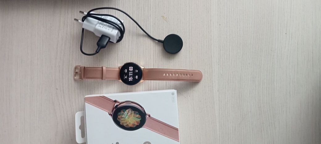 Продам Samsung Galaxy Watch Active 2.