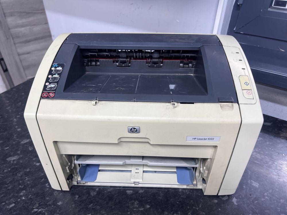 Принтер HP LJ1022
