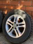 Продам шины с дисками 215/60/R16