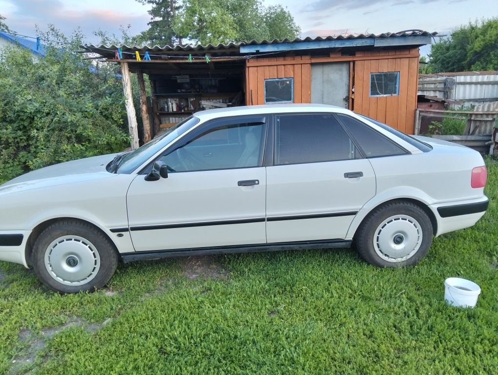 Продам машину Ауди 80 б4