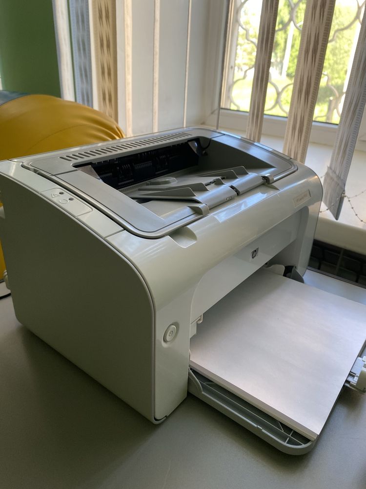 Лазерный принтер, hp1102, в хорошем состоянии