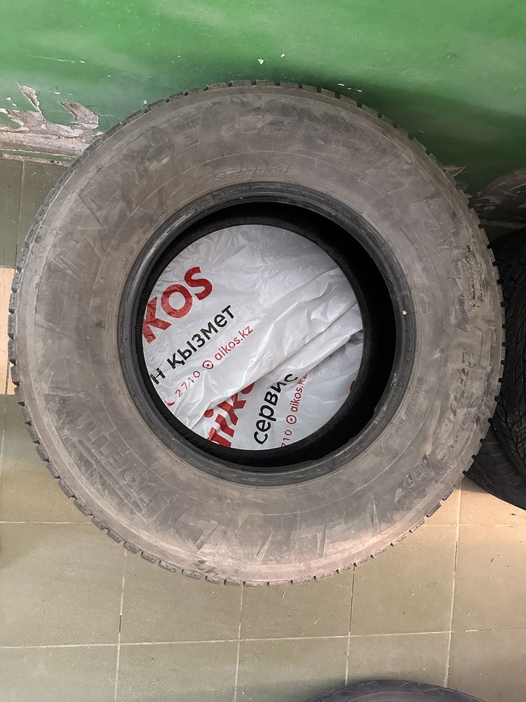 Продам шины зимнии 285/65 R17