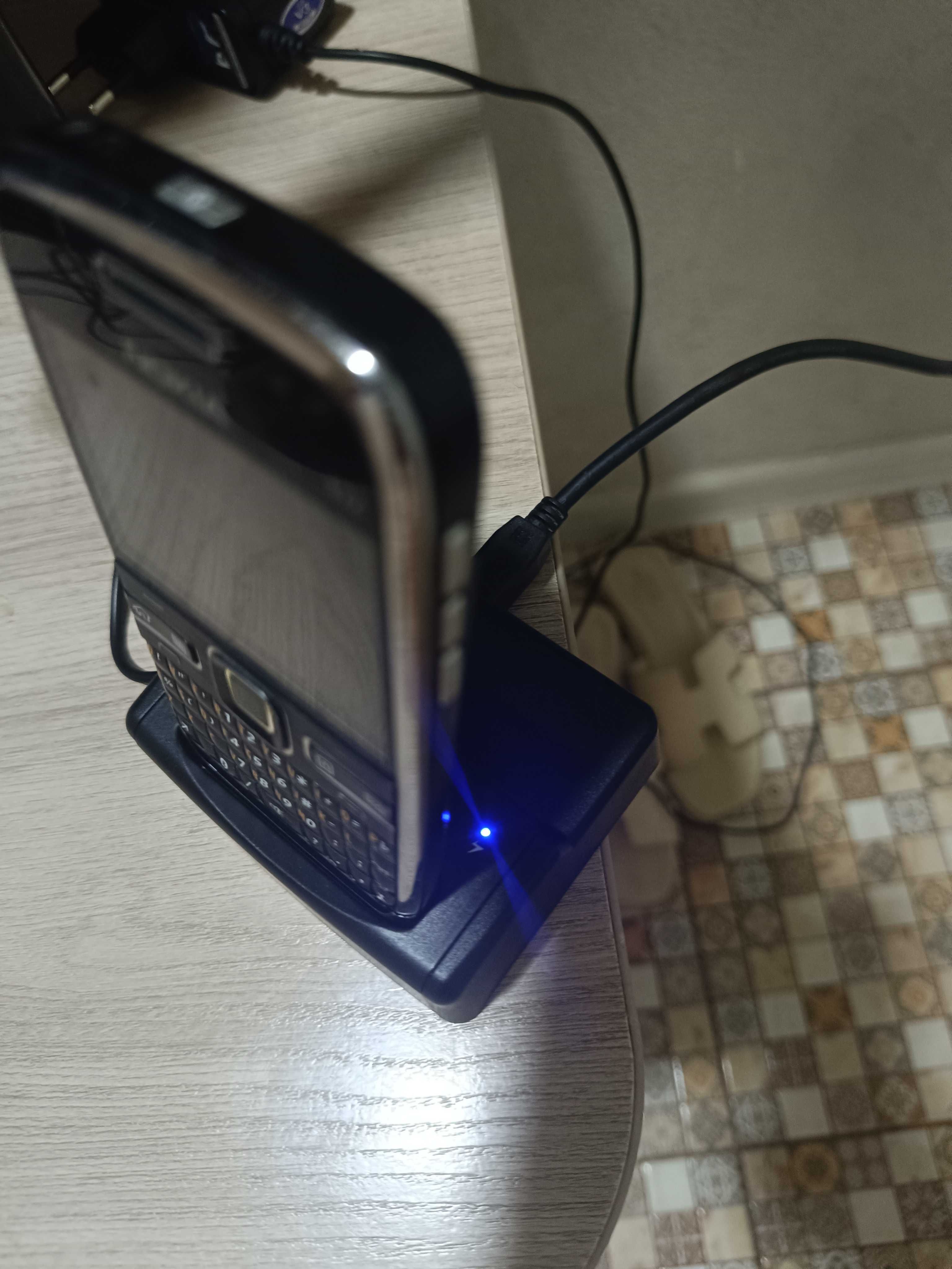 Nokia E72 с Док Станцией Original