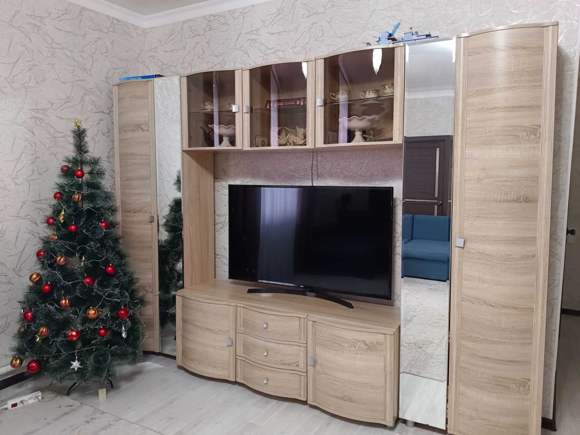 Продам  многофункциональный шкаф-горку