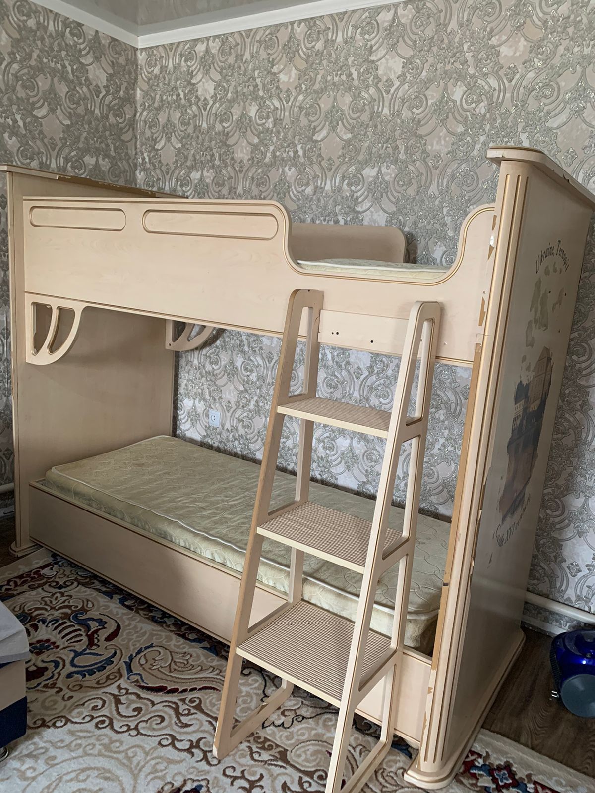 Спальний диван и 2 х ярусный диван