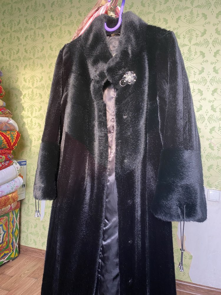 Продам Шуба. Қыстық сырт киім сатамын. Срочно Продам