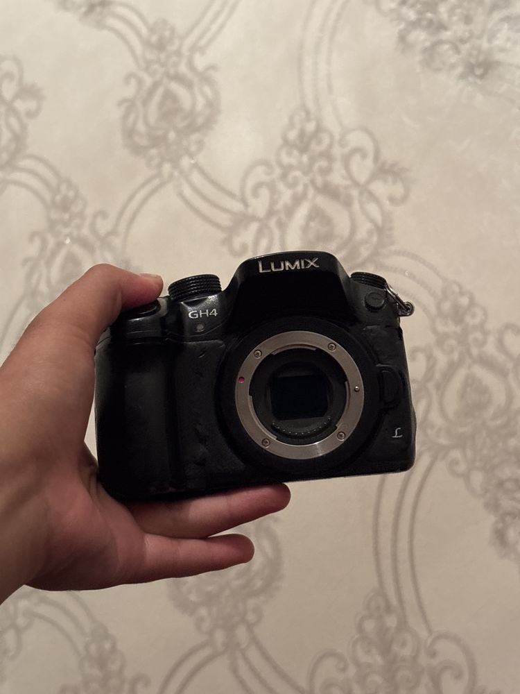 Lumix GH4 без обектива,только тушка