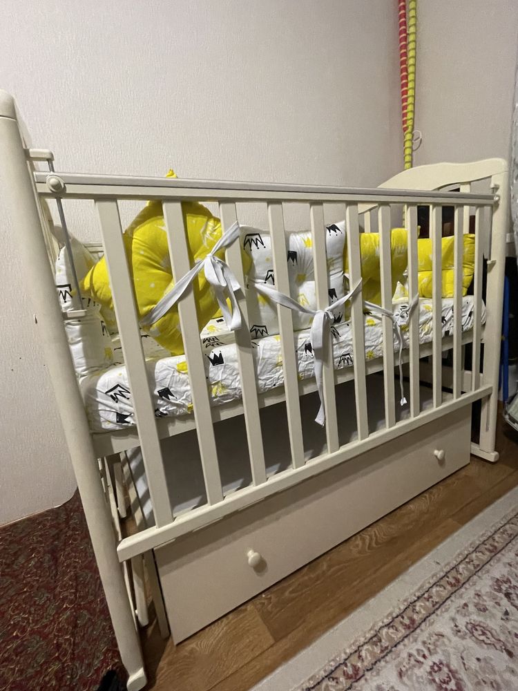 Продам детскую кроватку