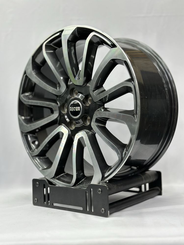 Продается комплект диск R22 5x130