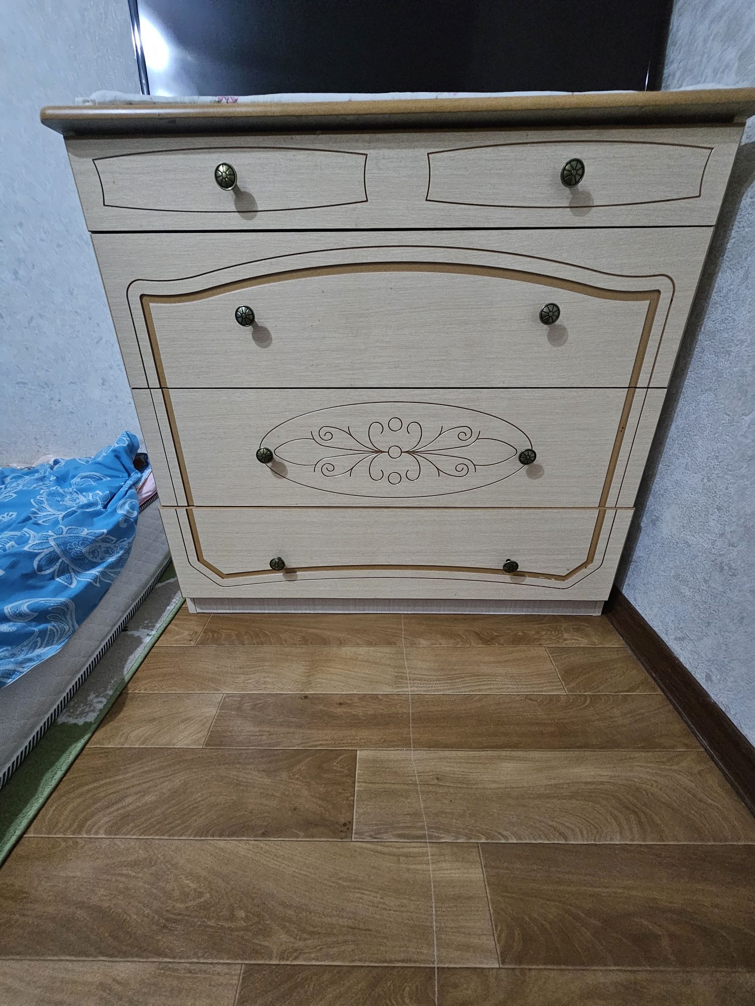 Спальный гарнитур
