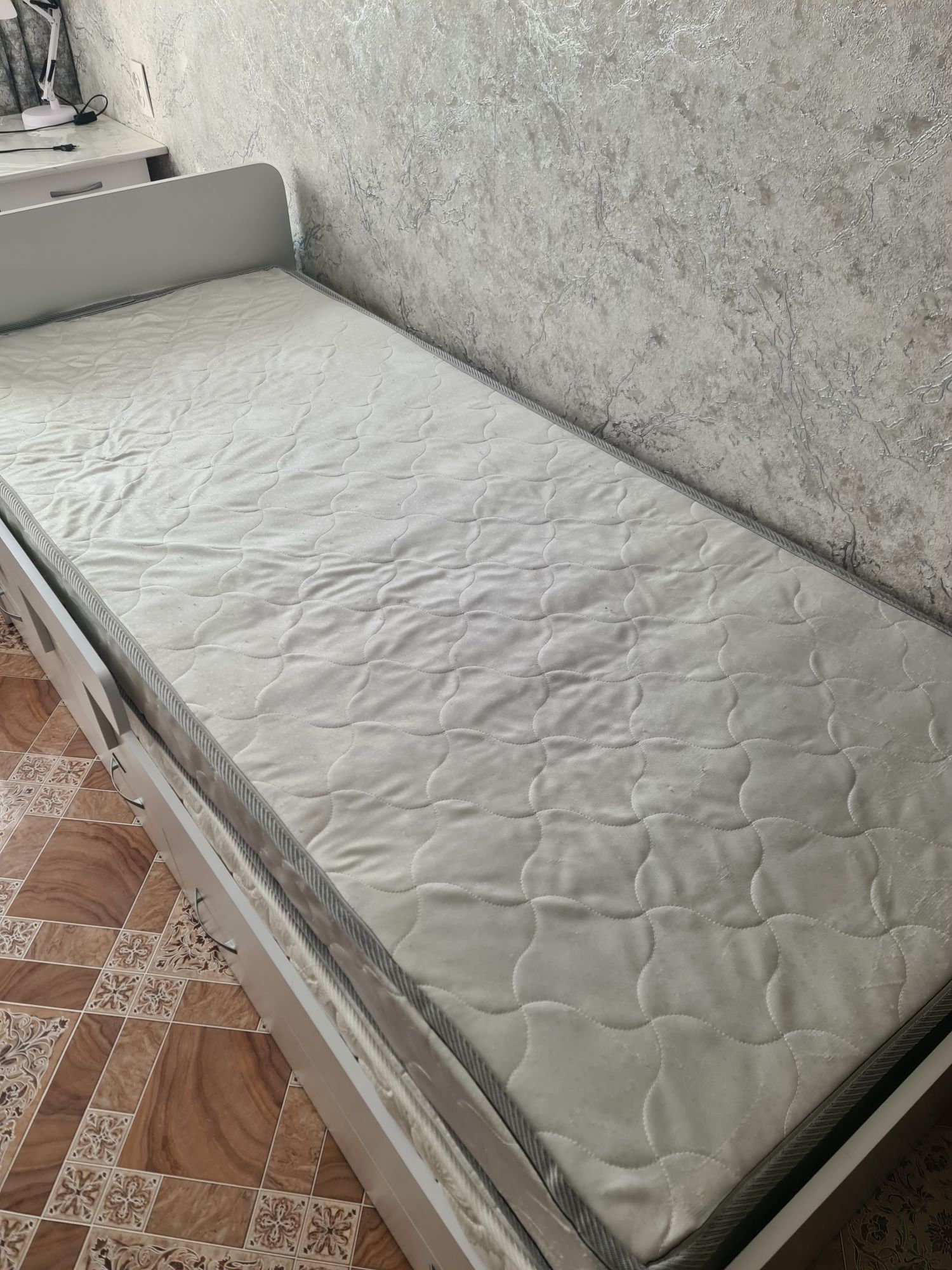 Продам матрас полуортопед