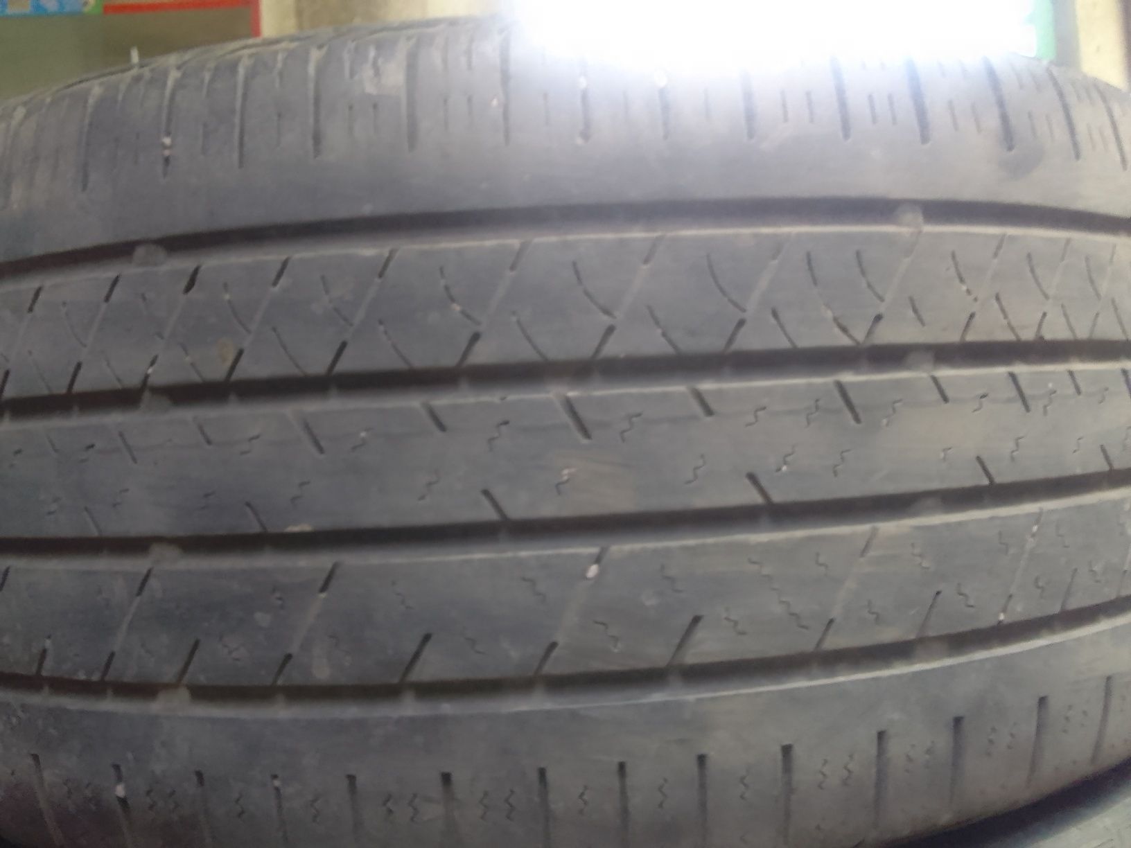 Продам комплект шин 255/45/R20