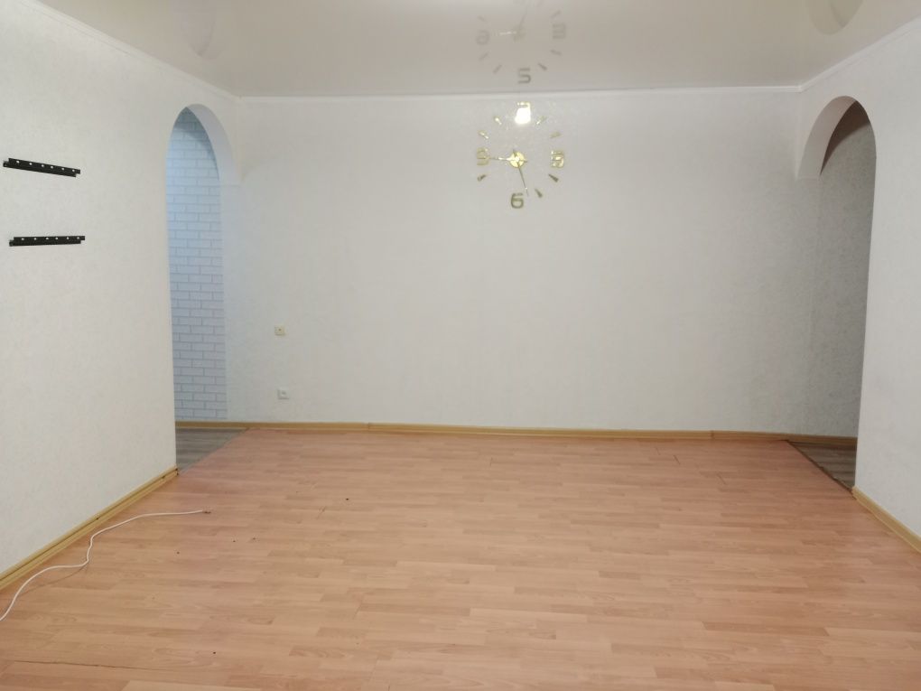 Продам трёхкомнатную квартиру в центре