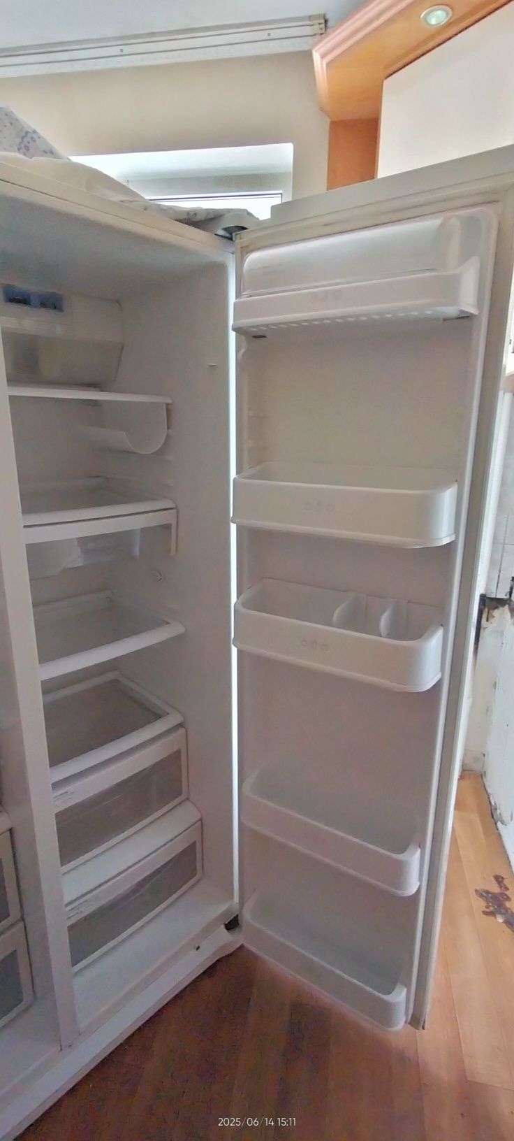 Продам холодильник марки LG