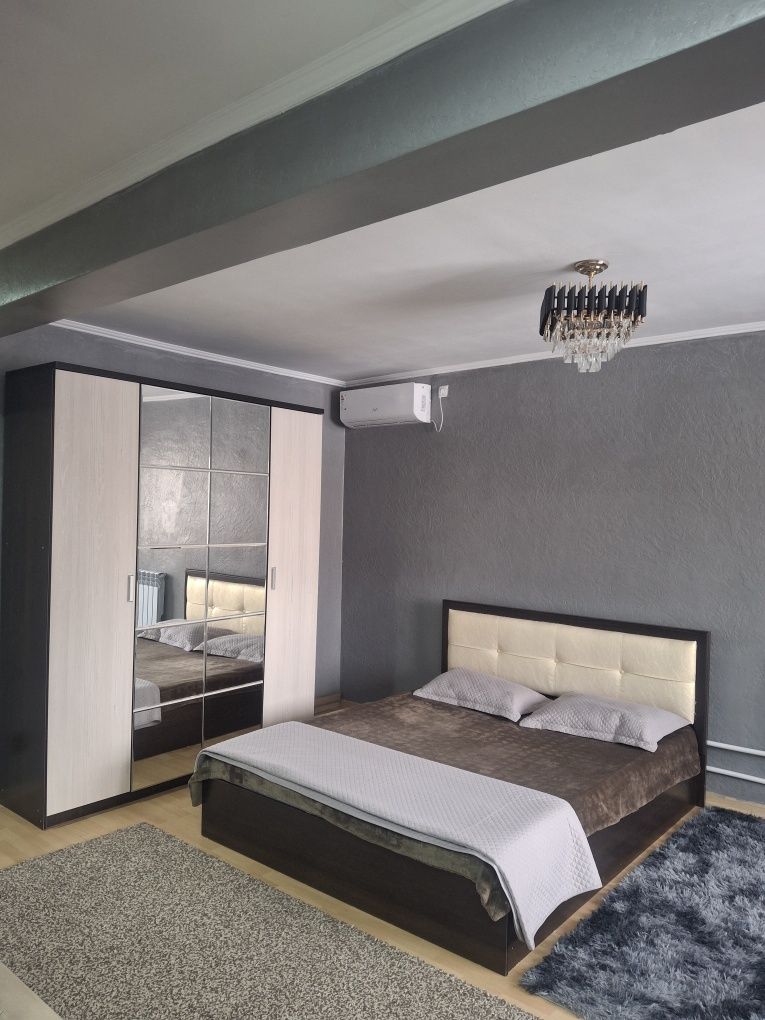 Посуточно Мира 5 (гимназия)
